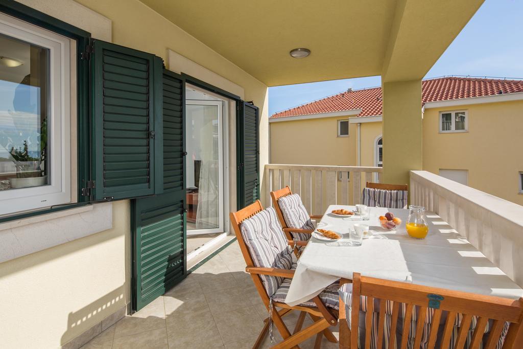 Apartments Leon Podstrana Pokoj fotografie